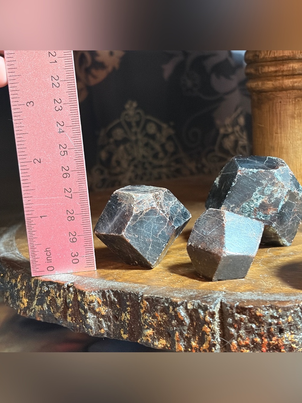 Garnet crystal pieces - Picture 3 of 9